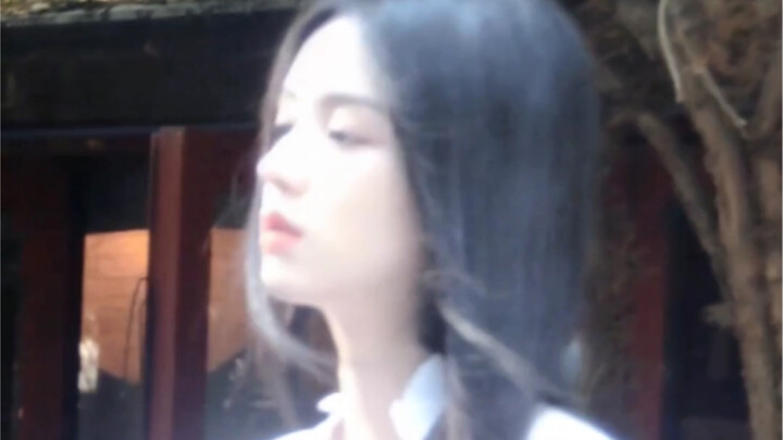 As expected, people with great bone structure look good even in the simplest black long straight hai