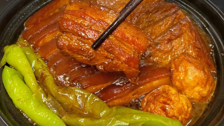 Saying Goodbye to Consumerism | The 156th Meal: Braised Pork Knuckles for 31 Yuan, with a Side of Br