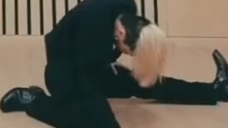 وعدني، سأرقص خلال فترة صبغ الشعر المحرجة ❤️لا صفعة