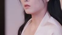 after she enter in to a novel, she fall in love with the handsome CEO