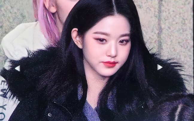Dia yang dipuji habis-habisan oleh penata gaya karena mirip boneka, sebenarnya seberapa memesona?