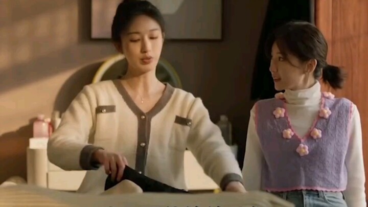 حفلة زملاء الدراسة تحوّلت إلى ساحة للتفاخر، الإحساس بالاندماج قوي لدرجة أنك تشعر وكأنك جزء منها: “تت