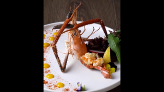 เป็นคนไม่ลงทุนกับเสื้อผ้า เน้นสรรหาแต่ของกิน