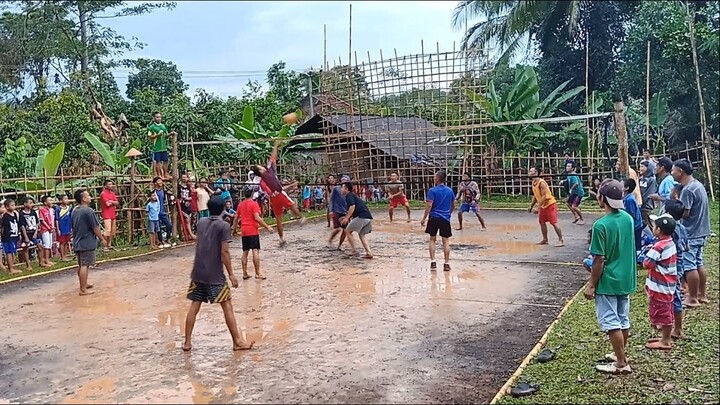 Voli Paling Lucu..!! Turnamen bola Voli dalam Rangka Hiburan Masyarakat di Kampung Cipariuk