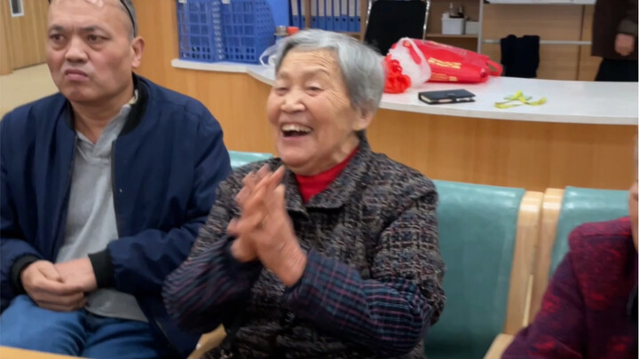 الأشخاص الصادقون يستحقون أن يُعامَلوا بلطف من قبل العالم.