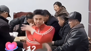 周阴婷在老头窝跳特务J