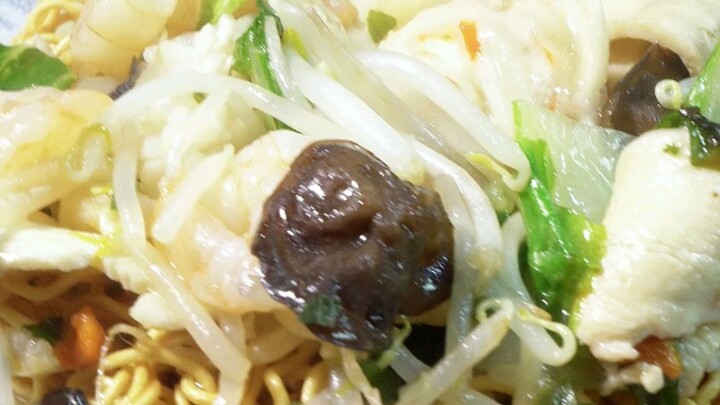 The boss made a 2-yuan instant noodle taste ten times better!