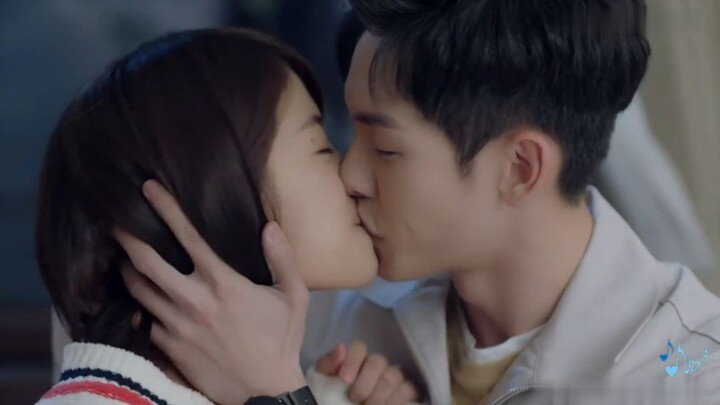 [Sugar-Soaked Sweetness] Big Brother’s kiss is so sweet!