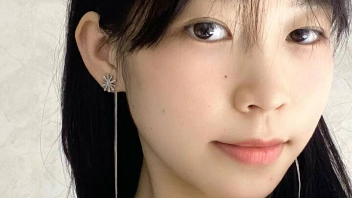 ไดอารี่เมื่อสักครู่ของนักศึกษาผิวกรอบ