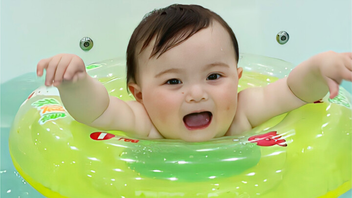 May mà đầu to, chứ không thì đã rơi xuống rồi!