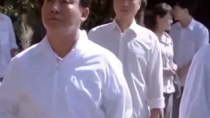 Empat puluh delapan tahun telah berlalu, mereka masih terus melangkah.