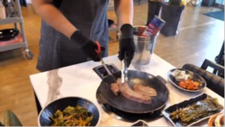 thịt bò Hàn Quốc được nướng bằng tay trong 6 giờ mỗi ngày #amthuc #monngon