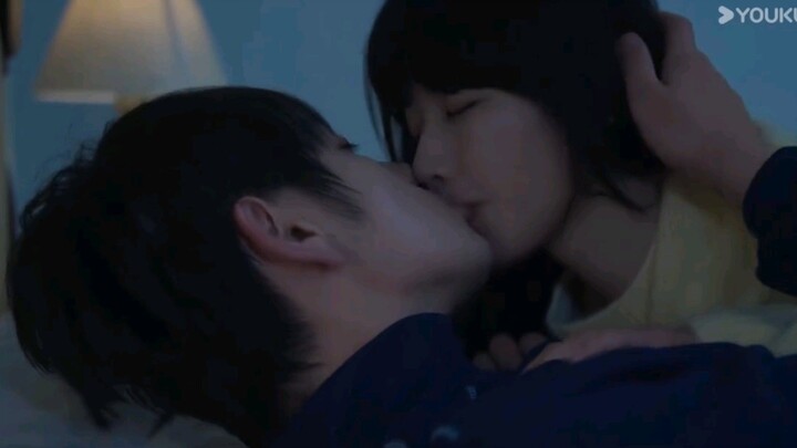 light kissing moment❤️ sweet