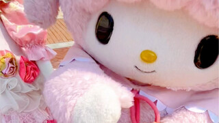 【เมื่อคุณนำตุ๊กตาแกะน้อยไปหาเธอ เธอก็จับมือคุณวิ่งอย่างบ้าคลั่ง พร้อมอวดคนอีก 800 คน...】