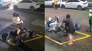 تسقط الدراجة الكهربائية ويرفعها شخصان، تظهر ردود فعل متناقضة لفتنتين، صاحب الدراجة يعبر عن مشاعره بع
