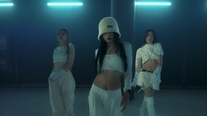 如果【GRL GVNG】有一个不坐椅子的练习室