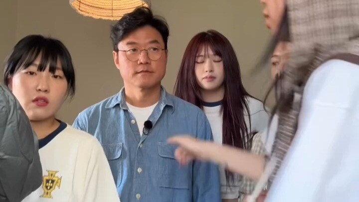 【An Yujin】Membantu empat saudari di aula teater lokal agar ponsel mereka tidak disita kkkkkk | 25022