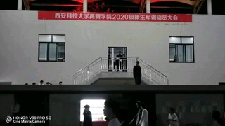 这就是Jennie男粉的正常操作？大一新生主席台翻跳SOLO［西安科大高新］