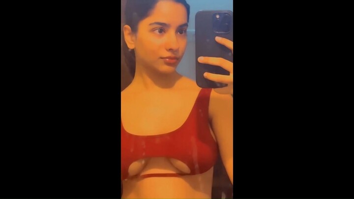 Tamil Bigg Boss Aurora Sinclair hot bikini editds