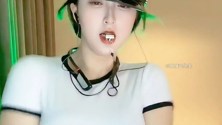 ความแตกต่างอย่างมากก่อนและหลังสำเร็จการศึกษา