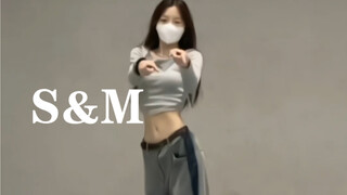 S&M (remix version) This dance is so sexy!!!