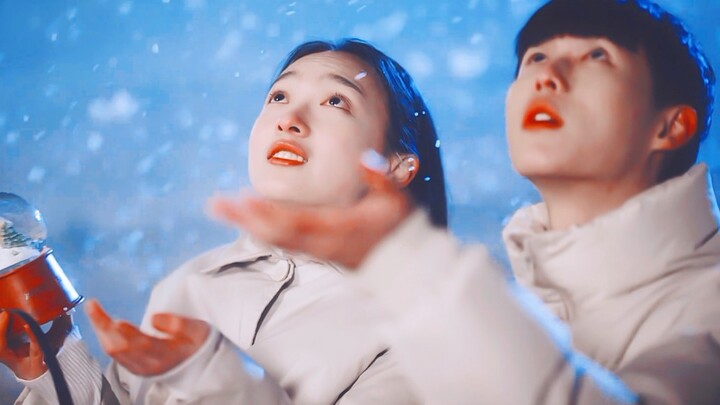 “ช่วงเวลาไหนของเธอที่ทำให้คุณใจเต้นแรงที่สุด?” “ทุกช่วงเวลาเลย ใจเต้นทั้งนั้น”