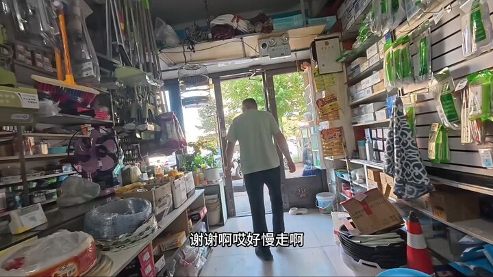 Không có gì cả mà vẫn dám mở cửa hàng kim khí?