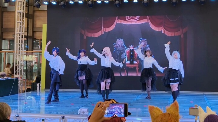 【โครงการโลก】หน้าตาของ lower ที่ถูกแฟนๆ ด้านล่างส่งท่าเต้นแดกดันแบบ ‘ย่าง’ ก่อนแข่งจะเป็นยังไงนะ? [ท่