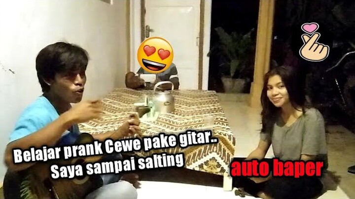 Belajar Prank Cewe Pake Gitar..,Guee Sampai Salting