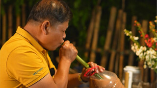 Today, I'm treating Dad and my younger sister to unlimited bubble tea and burgers!