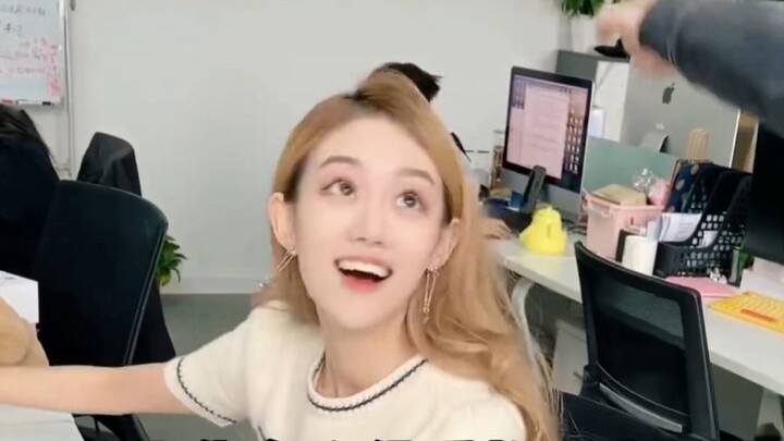 เมื่อคุณมีเพื่อนร่วมงานสายบุญ: คลาสนี้ก็ถือว่าเธอสอนจนเข้าใจแจ่มแจ้งแล้ว