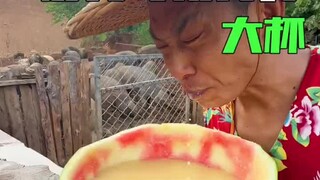 كوب الشاي بالحليب الأول في الخريف.. سعادة بيجو بيجو