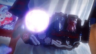 Try out the belt and play with the clips