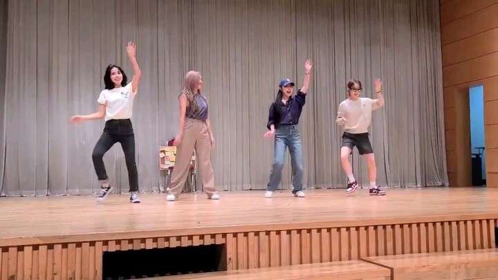 【MAMAMOO】ท่าเต้นความเร็วสองเท่าเพลง “AYA” มาแล้ว!! งานเซ็นแฟนมีตติ้งของ MAMAMOO วันที่ 13 มิถุนายน 2