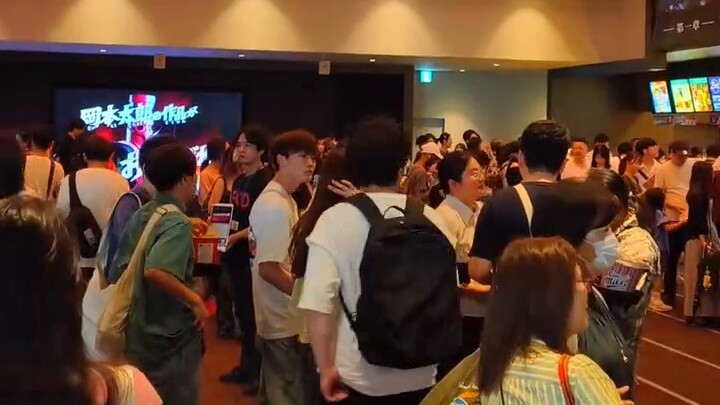 On the spot, let me show you how popular Demon Slayer is in Japan