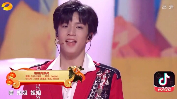 Lưu Diệu Văn có siêu năng lực biến duy nhất một câu hát thành đoạn gây sốt, khoảnh khắc tỏa sáng đêm