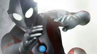 The hero in the children's eyes is not the fish-headed man