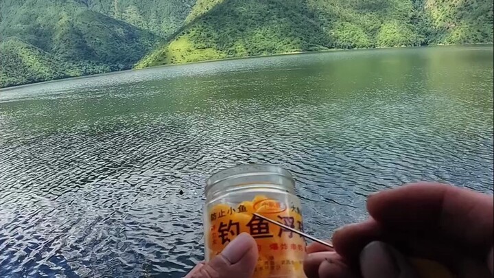 Satu orang, satu joran, perjalanan memburu ikan raksasa selama tiga hari dua malam!