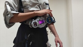 《 假 面 骑 士 布 洛 妮 娅 》