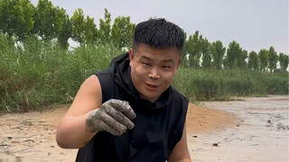 抓点河蚌，明天爆炒！