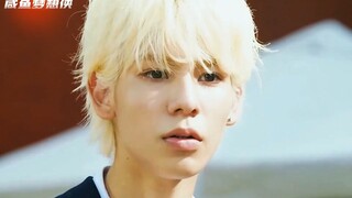 The insecure girl falls in love with the golden-haired school heartthrob