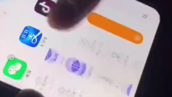 Bạn tôi uống say quá nhất định phải biểu diễn chế độ bay