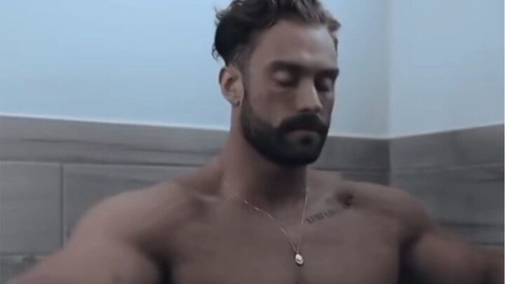 Fitness Influencers’ Reactions to Ice Baths: Witness the Steely Gaze of the King—Chris