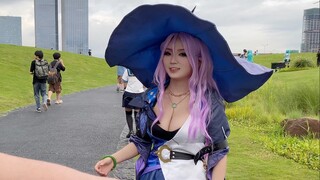 Pertanyaan: Berapa luas bayangan topi?