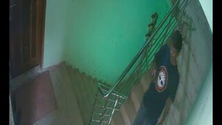 আশুলিয়া বাজার আশুলিয়া কলেজের পিছে একটি বিল্ডিংয়ে চুরির ঘটনা ঘটে গতকাল ৫ঃ২ মিনিটে খন্দকার  খন্দকার