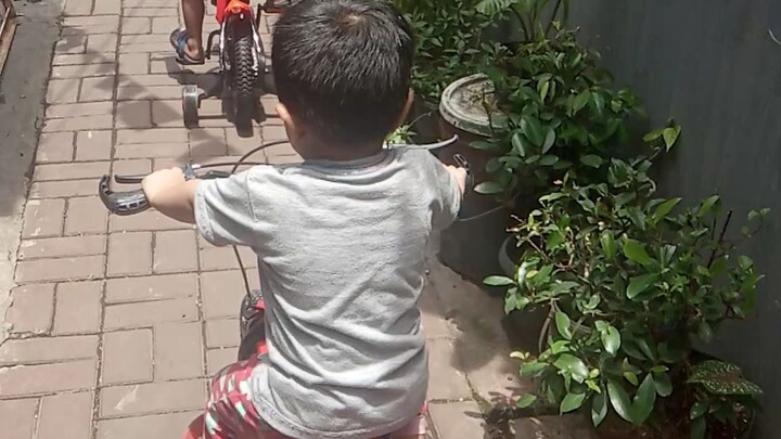si bocil belajar 🚴,, 👍