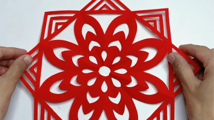 This paper-cut window decoration is so beautiful—let’s make this one for the New Year!