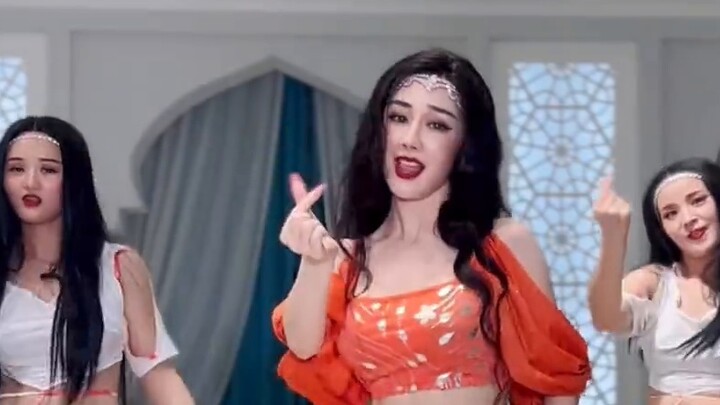 Musik yang begitu indah harus diiringi tarian agar menyenangkan! Tarian sederhana lainnya sudah kelu