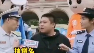 Cuộc phỏng vấn biến thành tấu hài