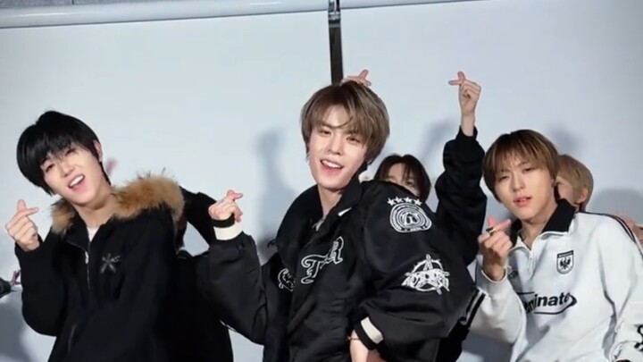 NouerA Lin Han, Chen Bingfan & Cha Zhang Yixing’s Dance Version of “The Big Wedding Sedan”